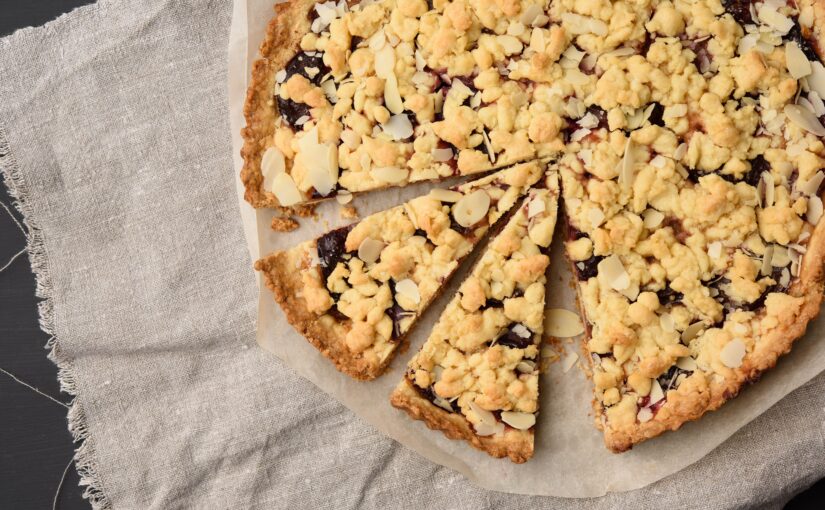 Sbriciolata alla Confettura: Un Dolce Rustico e Goloso